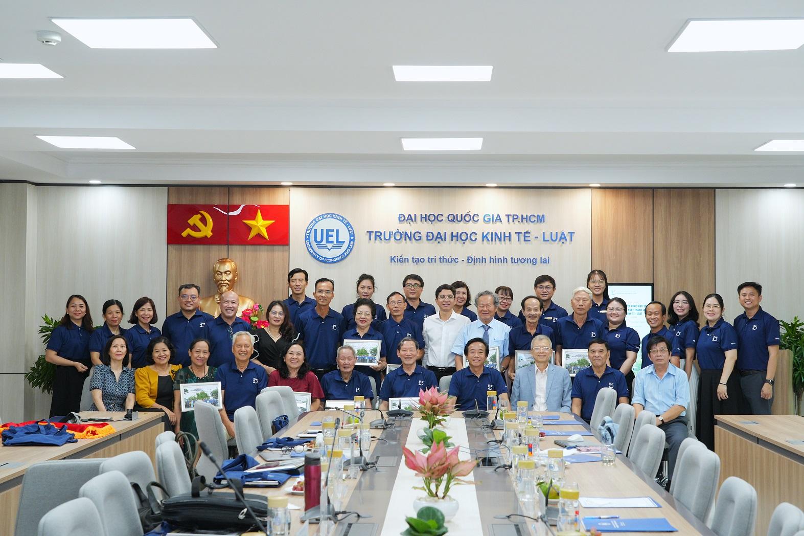 Tri ân thầy cô đã trao cho UEL “nền, nếp và lửa”