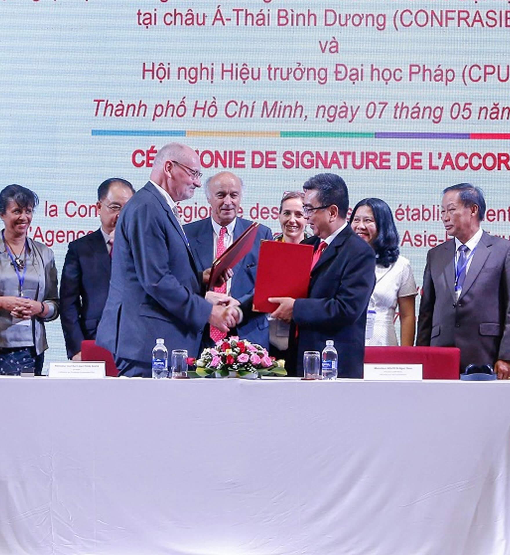 Thúc đẩy hợp tác