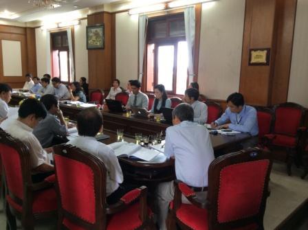 Các nhà khoa học UEL làm việc với lãnh đạo tỉnh Đắk Nông.