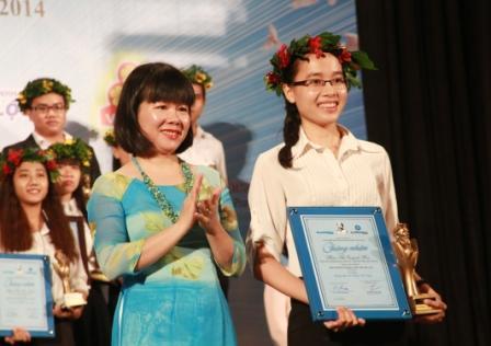 Giải nhất "Giải thưởng Lương Văn Can 2014" - Phan Thị Quỳnh Hoa