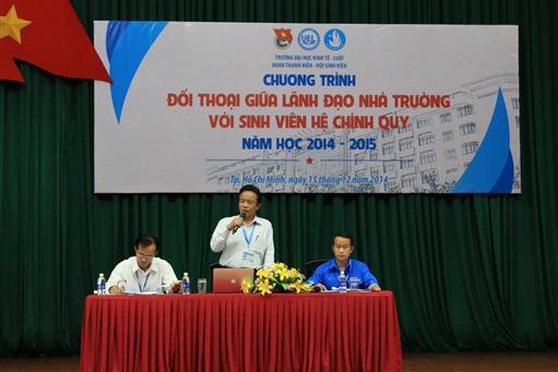 Đối thoại giữa lãnh đạo trường và sinh viên hệ chính quy năm 2014