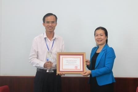 Trường Đại học Kinh tế - Luật làm việc với IIG