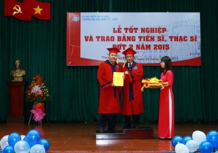Lễ Tốt nghiệp và Trao bằng Tiến sĩ, Thạc sĩ lần thứ Hai năm học 2015 - 2016.