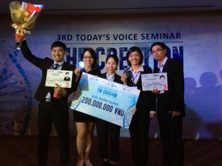 Trần Hữu Đức - K124032387 giành giải Quán quân cuộc thi Today"s Voice Contest 2015.