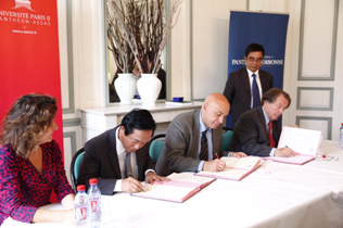 Ký kết đào tạo Thạc sĩ Luật dân sự giữa Trường Đại học Kinh tế - Luật với hai trường đào tạo ngành Luật lớn nhất nước Pháp