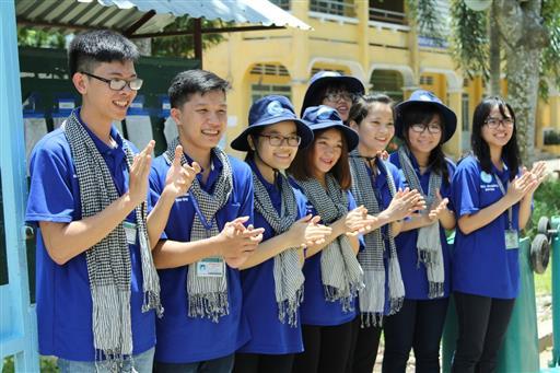 Mùa hè xanh - "Trường để học cống hiến và trưởng thành"
