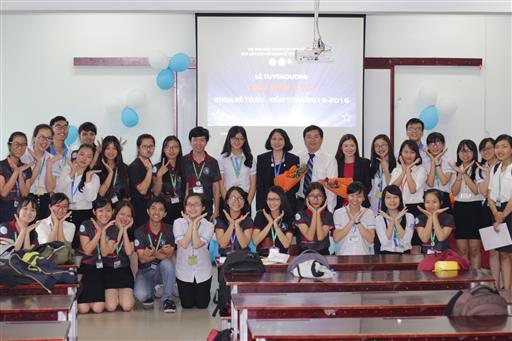 Lễ Tuyên dương Sinh viên năm tốt Khoa Kế toán - Kiểm toán năm học 2015 - 2016