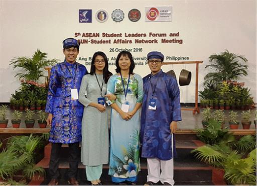 Sinh viên Trường ĐH Kinh tế - Luật, ĐHQG-HCM tham dự Hội nghị Mạng lưới Công tác Sinh viên AUN lần thứ 1 và Diễn đàn Thủ lĩnh sinh viên Đông Nam Á lần thứ 5 năm 2016
