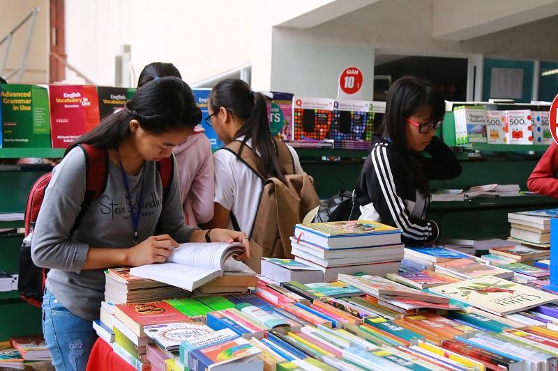 Nhiều hoạt động bổ ích tại Ngày hội "Thư viện đồng hành cùng sinh viên lần IV năm 2016"