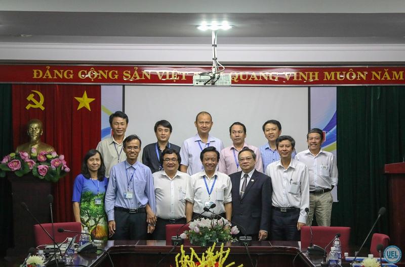 Ban Giám hiệu trường Đại học Kinh tế - Luật tiếp và làm việc với Đoàn công tác trường Đại học Phạm Văn Đồng