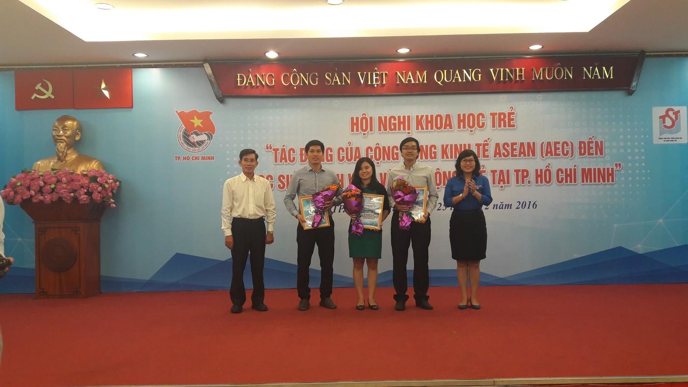 Giảng viên trẻ Kinh tế - Luật đạt giải Nhất Hội nghị kinh tế trẻ Tp.HCM