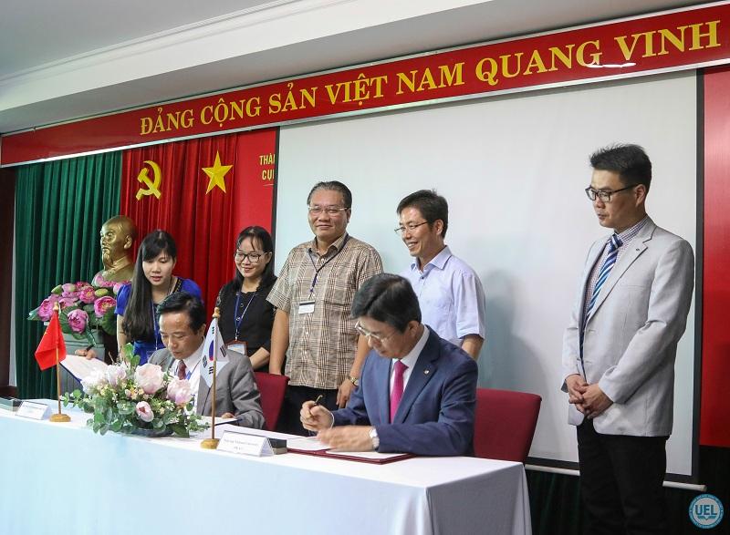 Trường Đại học Kinh tế - Luật và Trường Đại học Pukyong ký kết thỏa thuận hợp tác