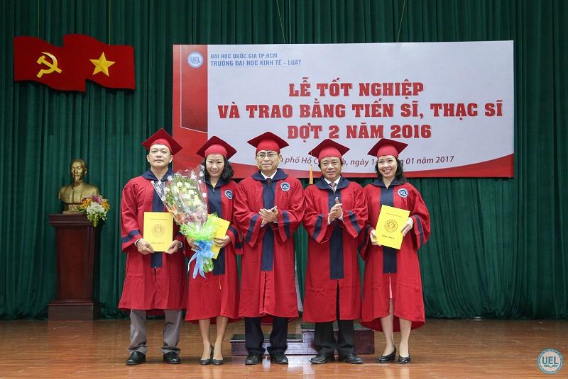 Lễ tốt nghiệp và trao bằng tiến sĩ, thạc sĩ đợt 2 năm 2016