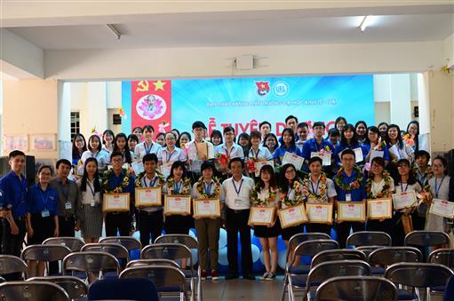 Những bông hoa tiêu biểu của Trường Đại học Kinh tế - Luật