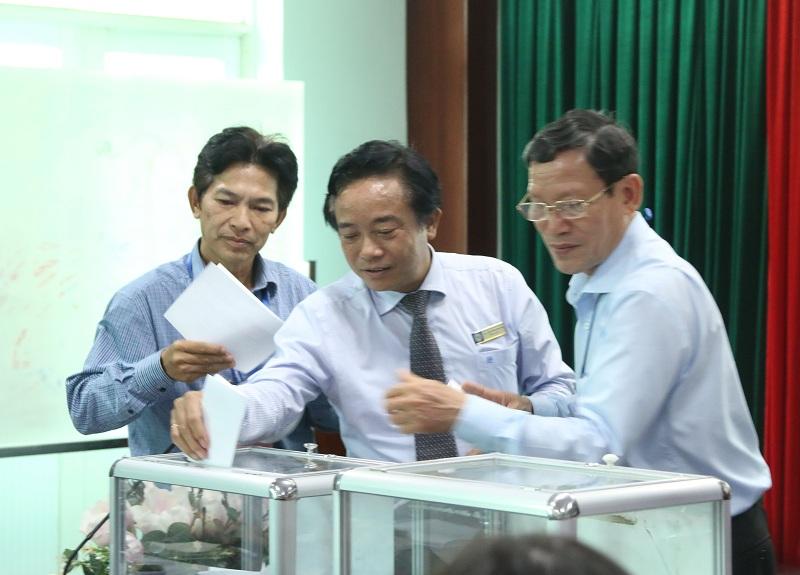 Hội nghị cán bộ chủ chốt thực hiện quy trình bổ nhiệm lại Phó Hiệu trưởng Trường Đại học Kinh tế - Luật