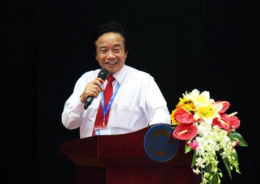 Thư chúc mừng của Thầy Hiệu trưởng Trường Đại học Kinh tế - Luật gửi tân sinh viên Khóa 17