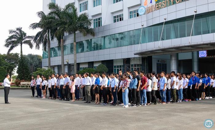 Trường Đại học Kinh tế - Luật chào cờ đầu năm học mới 2017 - 2018