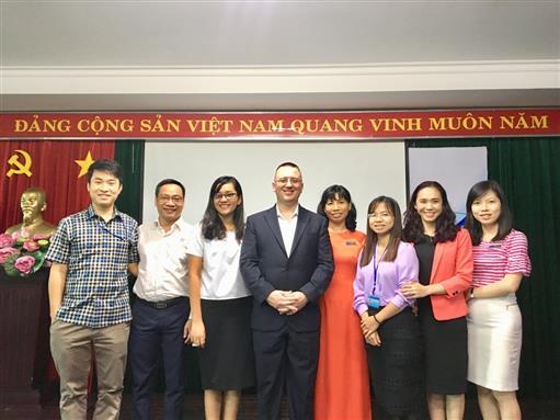 Tiến sĩ Stephen R. Rush, Đại học Bowling Green State, Hoa Kỳ đến thăm và tọa đàm cùng Khoa Tài chính - Ngân hàng