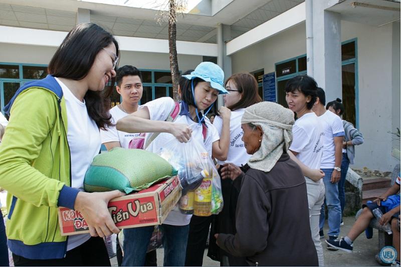 Chương trình "Mang xuân đến cho người nghèo, cơ nhỡ" năm 2018 tại Khánh Hòa