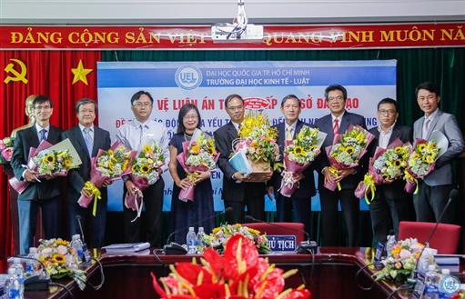 Nghiên cứu sinh Trần Vinh và nghiên cứu sinh Đàng Quang Vắng bảo vệ thành công luận án tiến sĩ