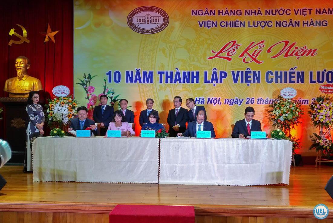 Trường Đại học Kinh tế - Luật và Viện chiến lược ngân hàng - Ngân hàng Nhà nước ký thỏa thuận hợp tác
