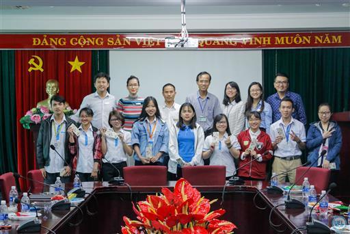 Ấm áp buổi họp mặt cùng các bạn sinh viên đón Tết xa nhà năm 2019