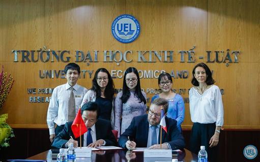 Trường Đại học Kinh tế - Luật ký kết hợp tác với The Business School of Lyon Catholic University