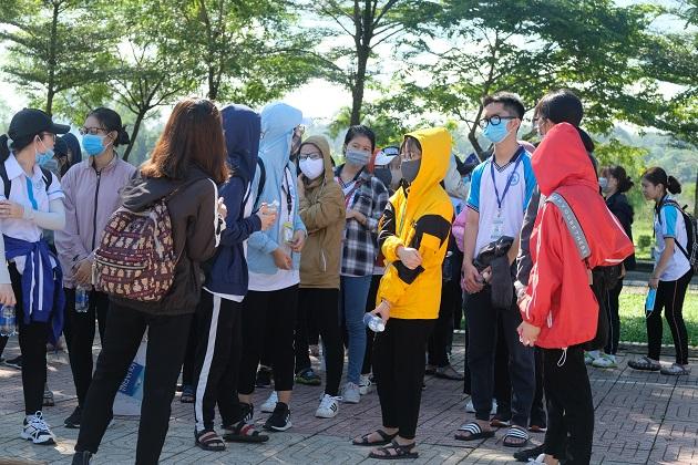 Ngày Chủ nhật xanh của thanh niên Trường Đại học Kinh tế - Luật