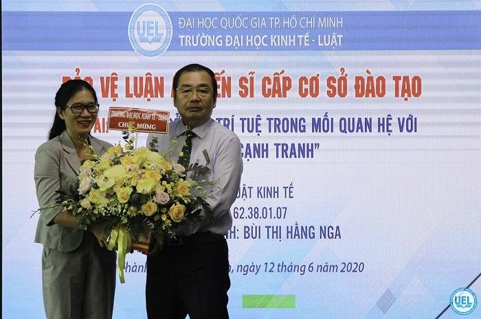 Nghiên cứu sinh Bùi Thị Hằng Nga bảo vệ thành công luận án tiến sĩ cấp cơ sở đào tạo