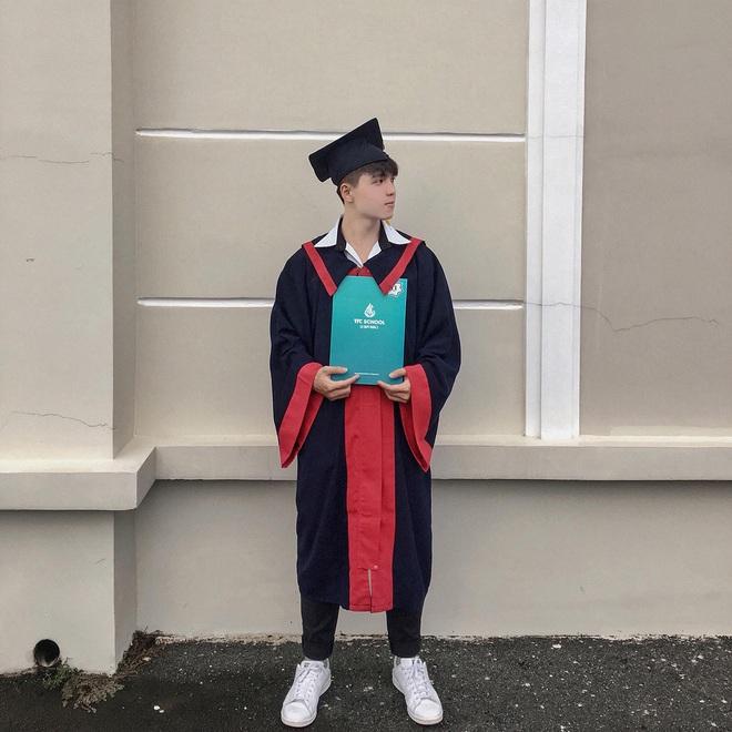 Nam sinh ngành Luật điển trai như tài tử gây sốt cộng đồng mạng