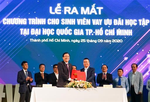 ĐHQG-HCM hỗ trợ sinh viên vay không lãi suất để học tập