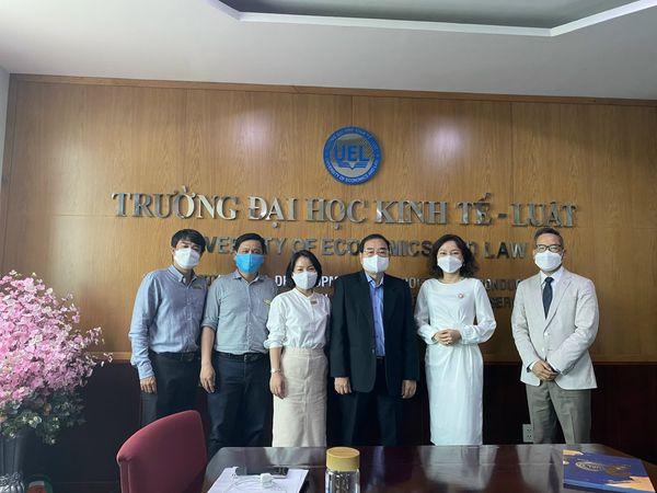 Công ty Luật TNHH LNT&Partner thăm và trao đổi hợp tác toàn diện với UEL
