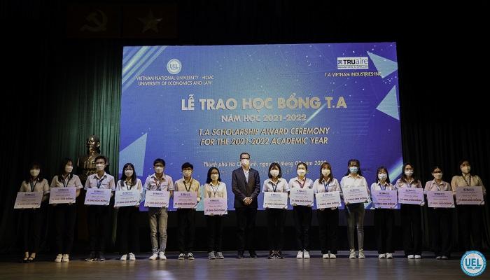 Lễ trao học bổng T.A năm học 2021-2022