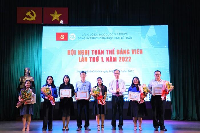 Hội nghị toàn thể đảng viên Trường Đại học Kinh tế - Luật năm 2022