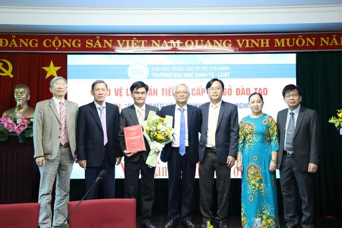 NCS Nguyễn Thanh Long bảo vệ thành công luận án tiến sĩ ngành Kinh tế chính trị