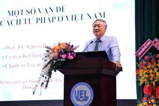 Chánh án toà án nhân dân tối cao báo cáo chuyên đề tại Trường Đại học Kinh tế - Luật