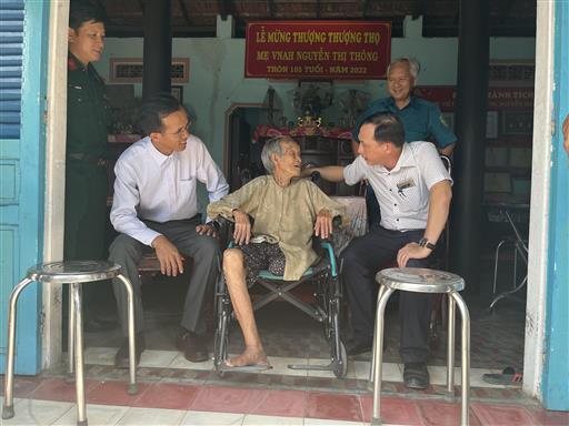 Trường Đại học Kinh tế - Luật tham gia cùng Thành phố chung sức xây dựng nông thôn mới năm 2022