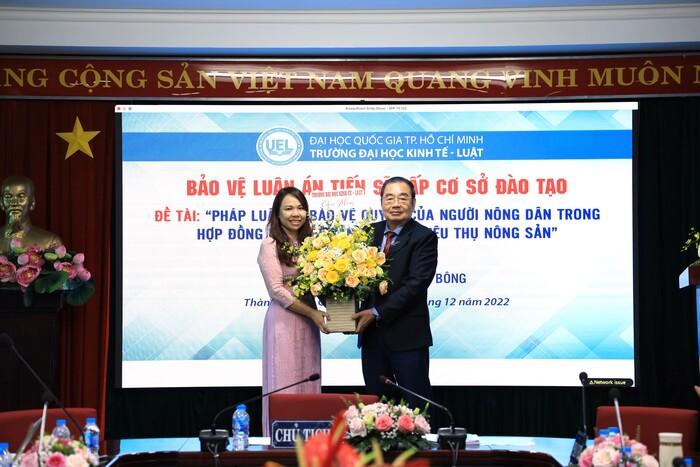 NCS Đỗ Thị Bông bảo vệ thành công luận án tiến sĩ ngành Luật Kinh tế