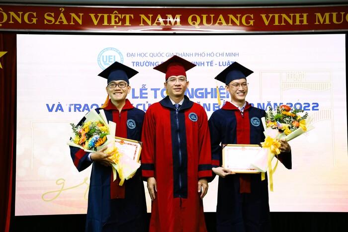 Lễ tốt nghiệp và trao bằng cử nhân lớp B20501DTH khối ngành Luật của UEL