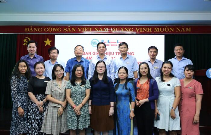 Ban giám hiệu Trường làm việc và trao đổi với Trưởng bộ môn, Giám đốc chương trình