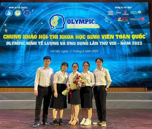 Sinh viên UEL đạt giải Nhất Hội thi "Olympic Kinh tế lượng và ứng dụng" lần thứ VIII năm 2023