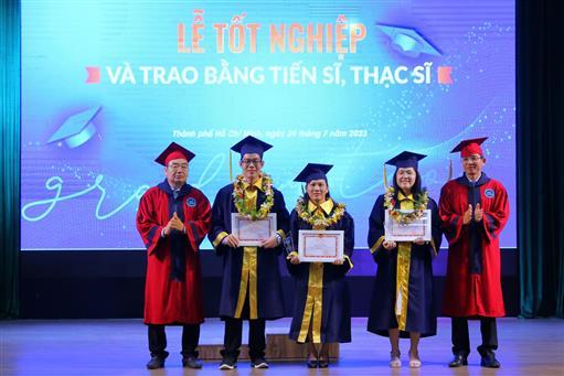 Lễ tốt nghiệp và trao bằng tiến sĩ, thạc sĩ đợt 1 - năm 2023