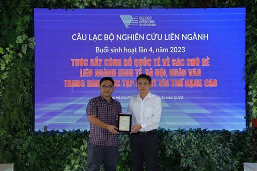 Sinh hoạt CLB Nghiên cứu liên ngành trong lĩnh vực KHXH & NV (lần IV)