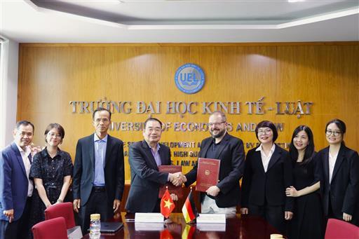 UEL và Quỹ Rosa Luxemburg Stiftung ký kết thỏa thuận hợp tác