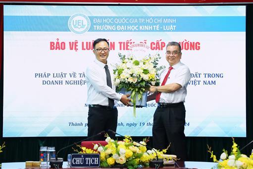 NCS Dương Quốc Cường bảo vệ thành công luận án, ngành Luật Kinh tế.