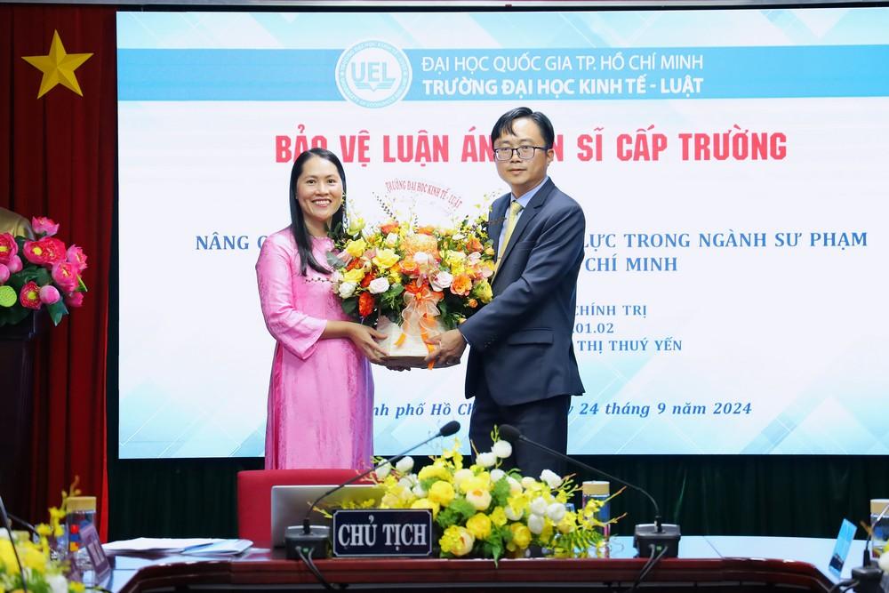 NCS Đỗ Thị Thuý Yến bảo vệ thành công luận án tiến sĩ ngành Kinh tế chính trị