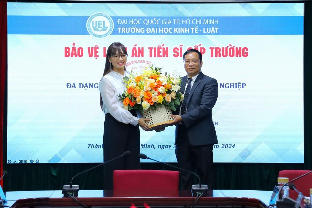 NCS Trần Thị Ngọc Quỳnh bảo vệ thành công luận án tiến sĩ ngành Tài chính - Ngân hàng