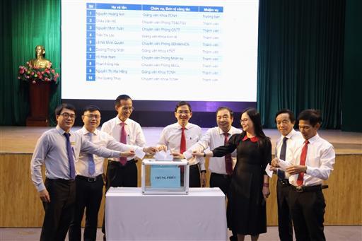 Trường Đại học Kinh tế - Luật đạt và vượt nhiều chỉ tiêu trọng tâm năm 2024