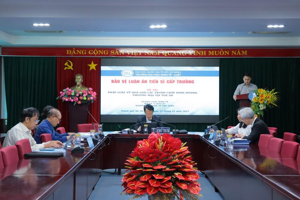 NCS Lý Văn Toán bảo vệ thành công luận án tiến sĩ ngành Luật Kinh tế