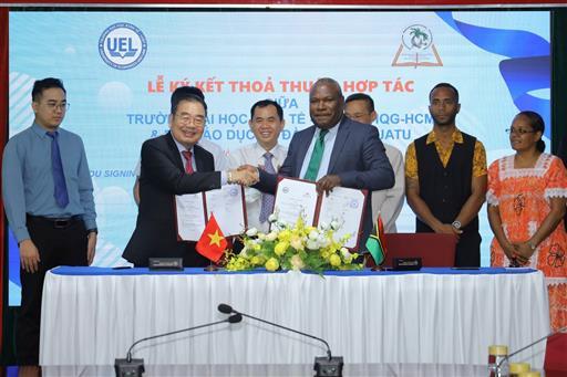 UEL thiết lập quan hệ đối tác với Bộ Giáo dục và Đào tạo Vanuatu